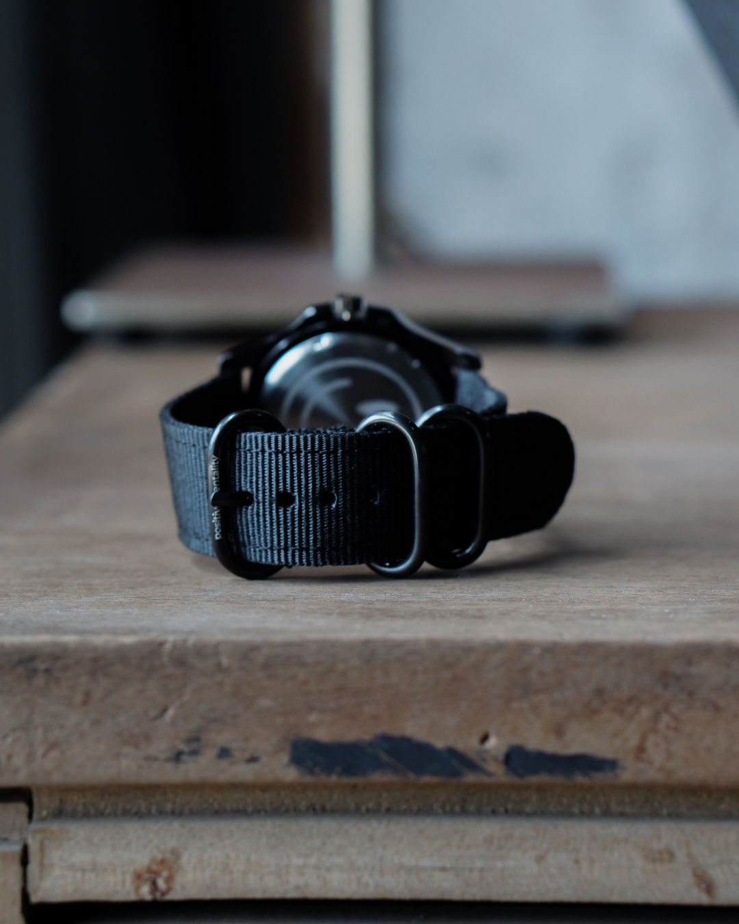 Numberless Analog Watch