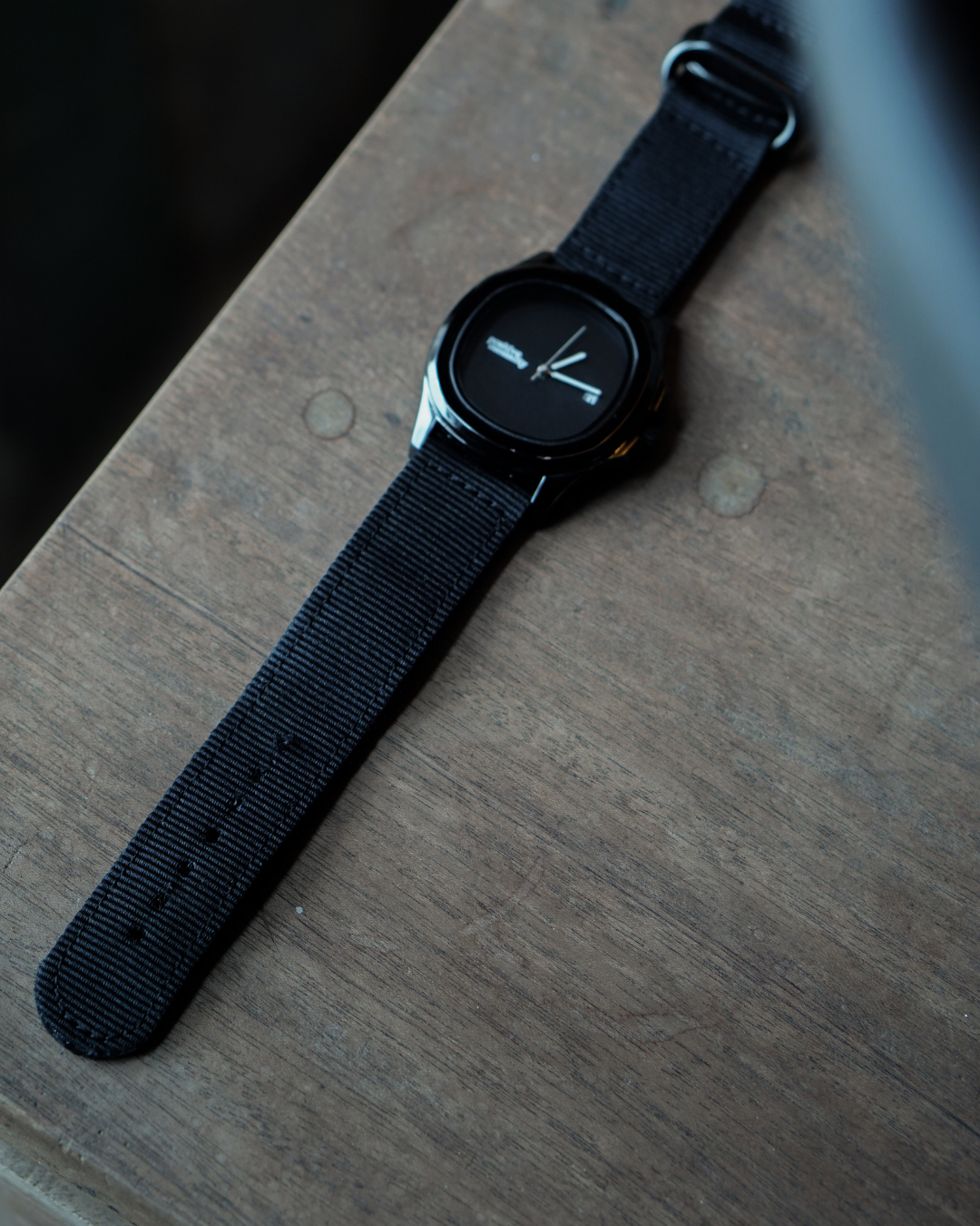 Numberless Analog Watch