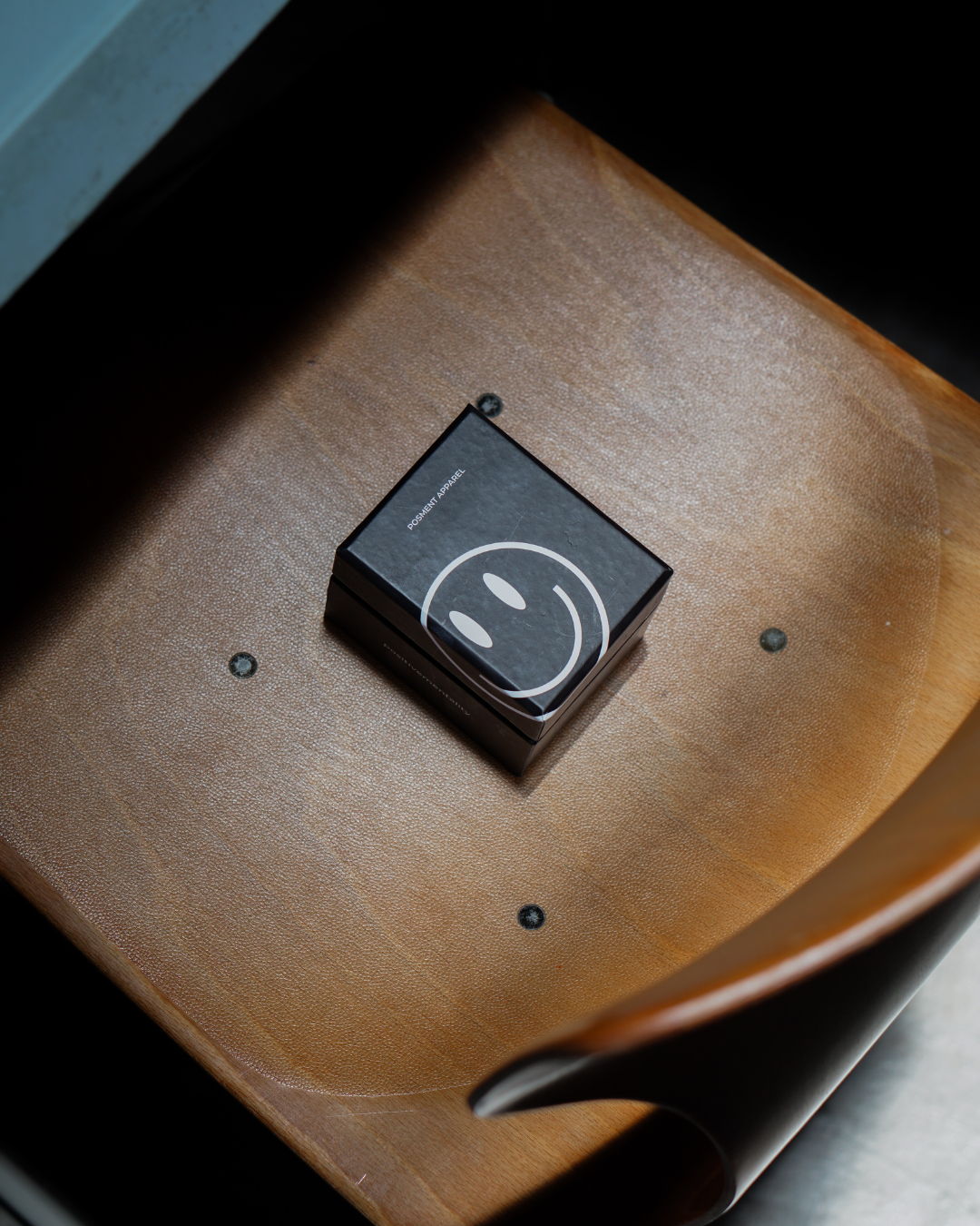 Numberless Analog Watch