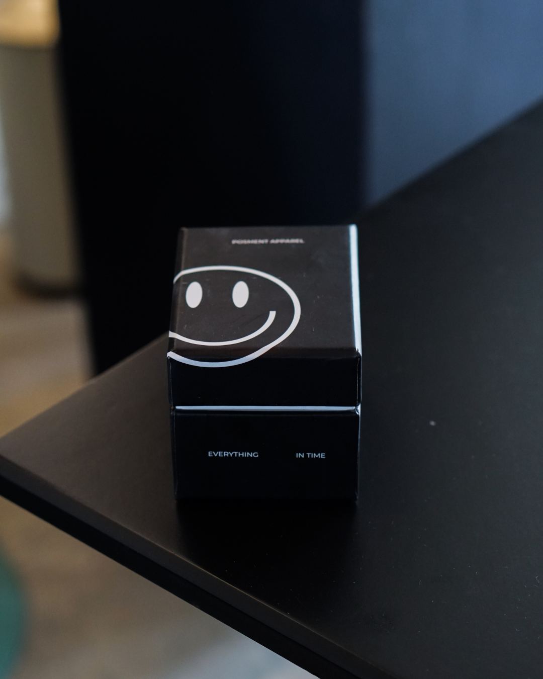 Numberless Analog Watch